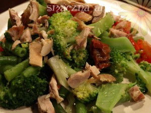 salatka-brokuly-kurczak2